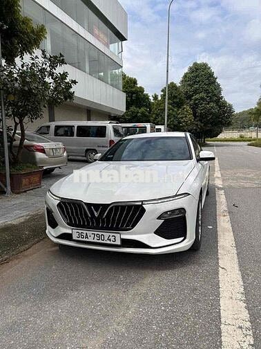 VinFast Lux A 2022 Trắng 11 vạn