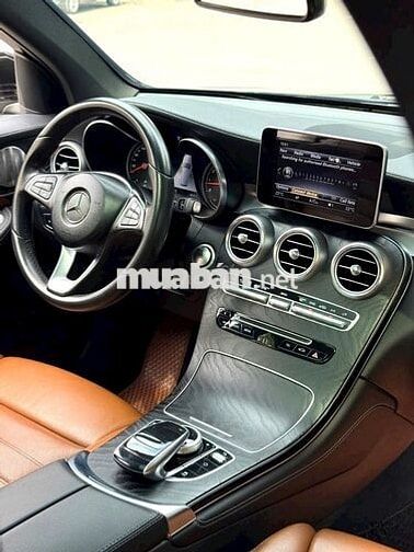 Mercedes-Benz GLC 300 2018 Đen 7 vạn