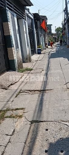Bán Nhà Đúc Lửng Hẻm Xe Hơi DT 4M x 18M 
