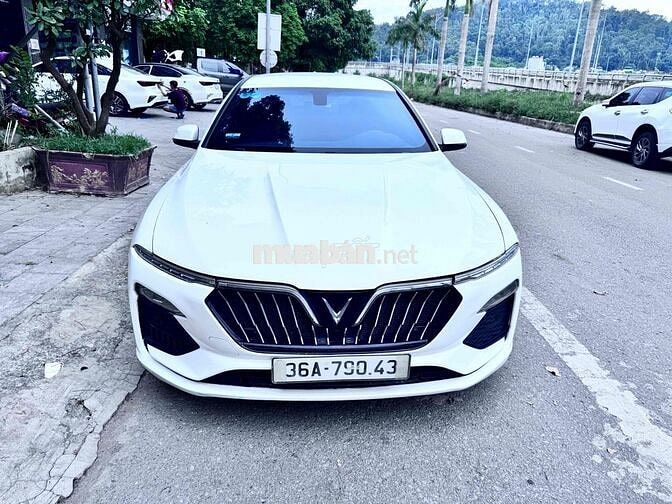 VinFast Lux A 2022 Trắng 11 vạn