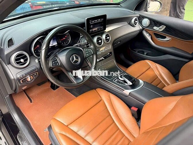 Mercedes-Benz GLC 300 2018 Đen 7 vạn