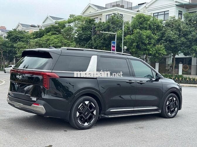 Kia Carnival 2.2D Signature 7s sản xuất 2024