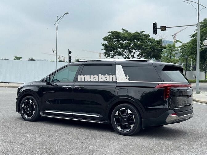 Kia Carnival 2.2D Signature 7s sản xuất 2024
