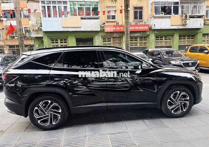 Hyundai Tucson 1.6T 2024 Đen 16000 km