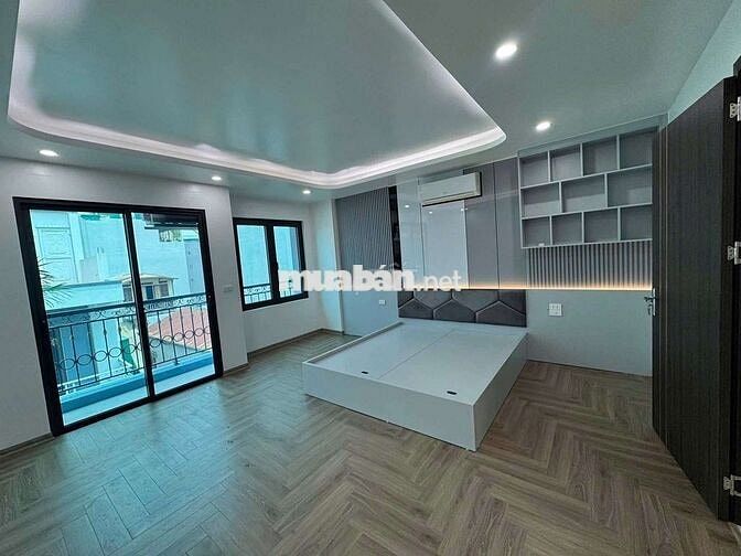 cho thuê nhà 5 tầng 3 ngủ thang máy gần ô tô, đối diện BX nước Ngầm