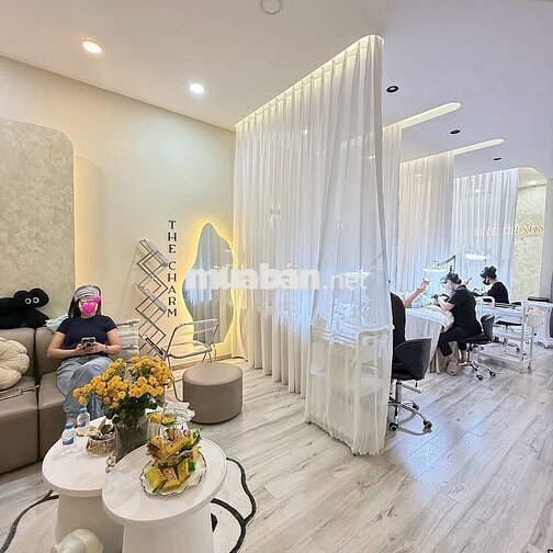 tuyển kĩ thuật viên  spa lượng cao