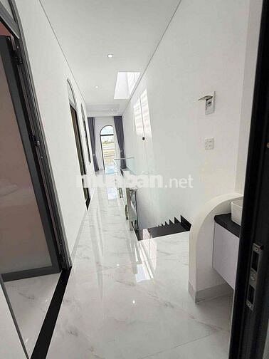 NHÀ 3 PHÒNG NGỦ FULL NỘI THẤT HẺM 442/29 Y MOAN