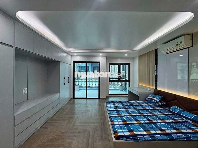 cho thuê nhà 5 tầng 3 ngủ thang máy gần ô tô, đối diện BX nước Ngầm
