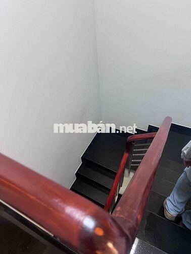 CHO THUÊ NHÀ ĐÚC 3 LẦU CHỦ SƠN MỚI KENG LẠI
