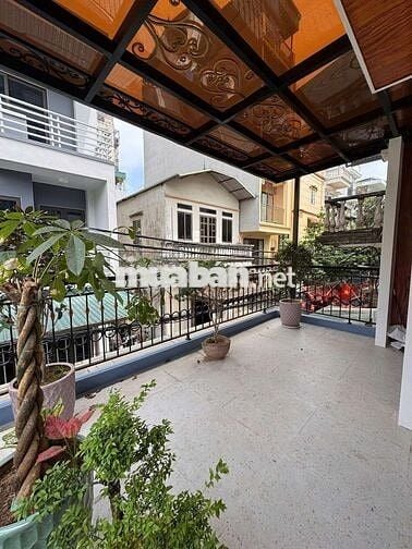 cho thuê nhà 5 tầng 3 ngủ thang máy gần ô tô, đối diện BX nước Ngầm