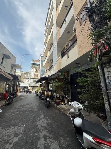 Bán nhà góc 2 mặt tiền đường Đào Duy Anh Giá 21 tỷ 