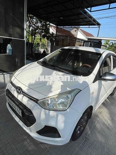 Hyundai i10 Base Sedan 2016 Trắng