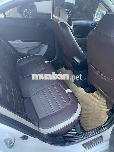 Hyundai i10 Base Sedan 2016 Trắng