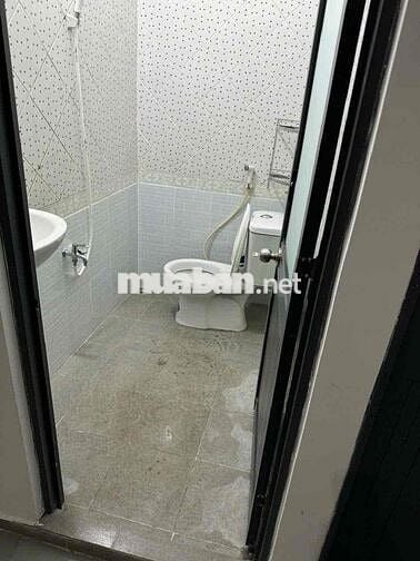 Mặt bằng tầng trệt lô góc, và phòng gác đúc lửng ở lại