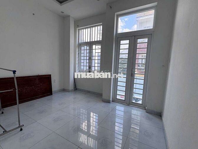 NHÀ NGUYÊN CĂN GẦN PHẠM VĂN ĐỒNG