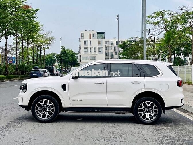 Ford Everest Titanium 2.0L 4x2 AT 2022 - 985 Triệu