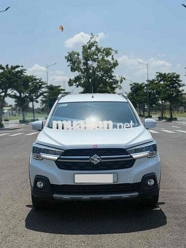 Suzuki XL7 2023 Trắng xe gia đình 5v km chuẩn