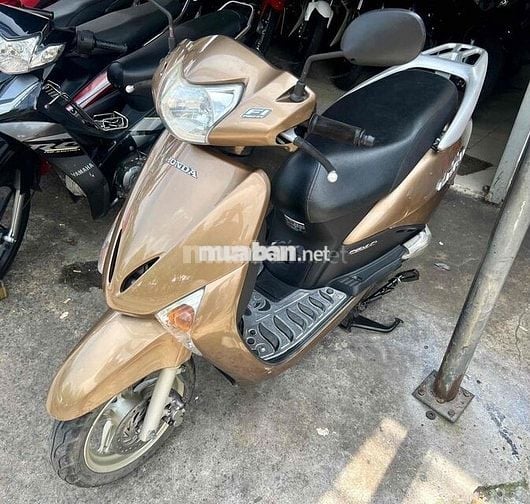 Honda Lead 2011 còn rata đẹp.
