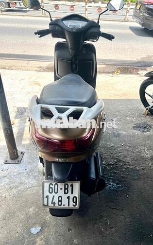 Honda Lead 2011 còn rata đẹp.