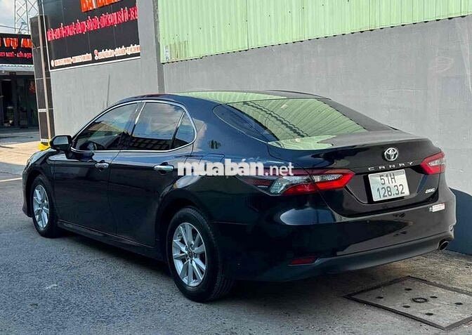 Toyota Camry 2.0G 2023 Đen Số tự động