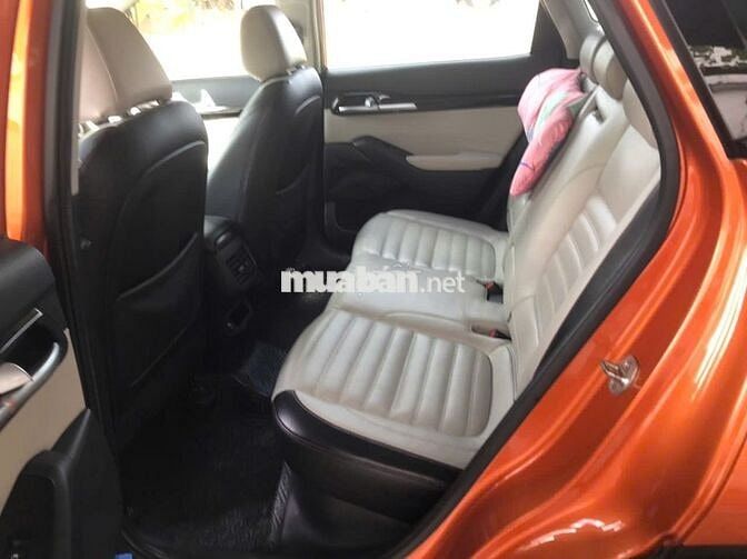 Kia Seltos 5 chỗ màu Cam