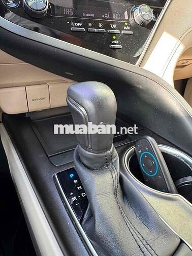 Toyota Camry 2.0G 2023 Đen Số tự động