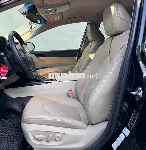 Toyota Camry 2.0G 2023 Đen Số tự động