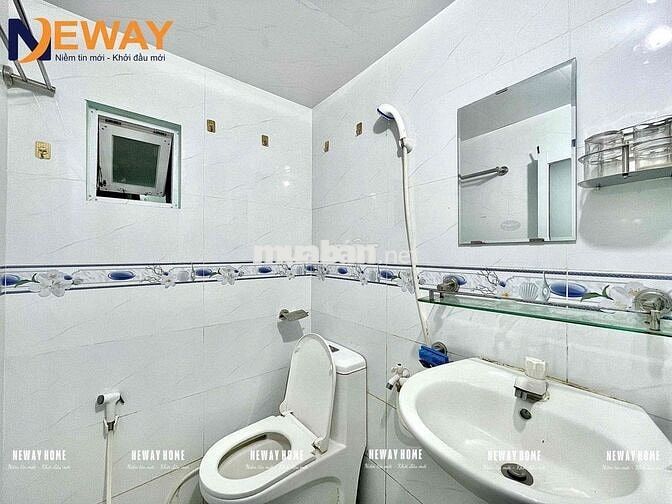 PHÒNG 30M2 - Ở ĐƯỢC 3-4 BẠN - GÁC CAO - TÒA THANG MÁY