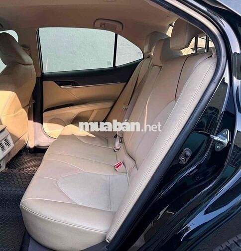 Toyota Camry 2.0G 2023 Đen Số tự động