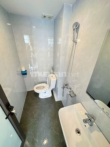 Giảm 500K cho bạn nào vào ở luôn phòng full đồ ban công ngõ 135 Đội Cấ