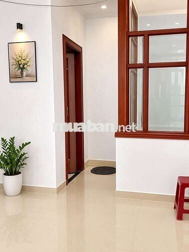 Nhà giá rẻ ngay trung tâm wc riêng từng phòng
