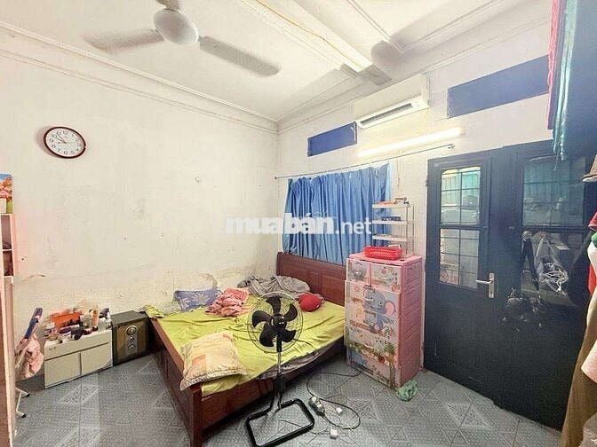 Nóng! Hơn 5 tỷ Sổ đỏ đẹp CC = 40m2 phố Minh Khai, Dân xây 3 tầng Ko QH