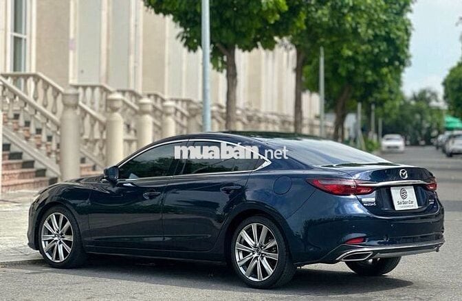 Mazda 6 2.0 Premium 2021 Đen 40.000 km