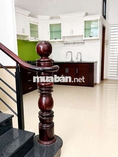 Nhà giá rẻ ngay trung tâm wc riêng từng phòng