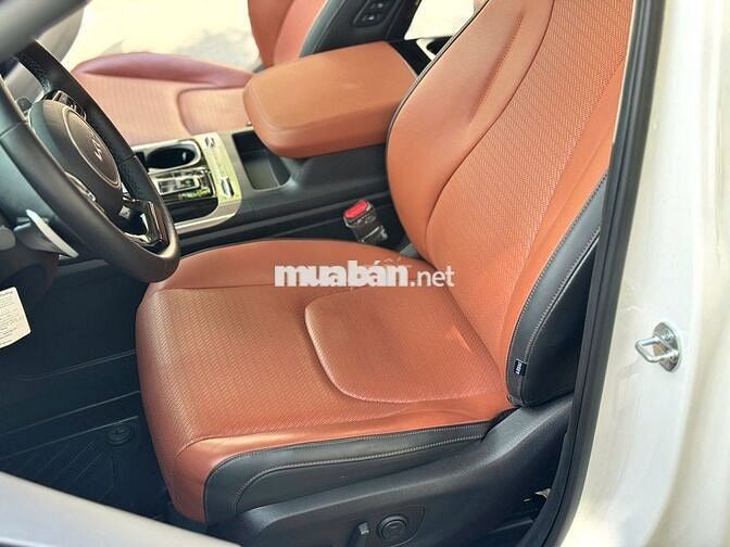 Kia Carnival Signature 2024 Trắng 7 chỗ Diesel