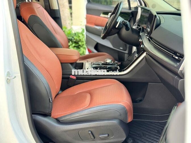 Kia Carnival Signature 2024 Trắng 7 chỗ Diesel