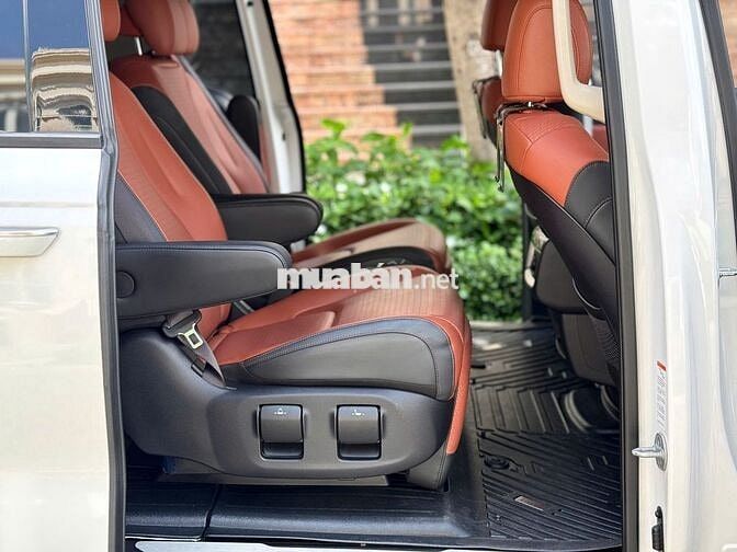Kia Carnival Signature 2024 Trắng 7 chỗ Diesel