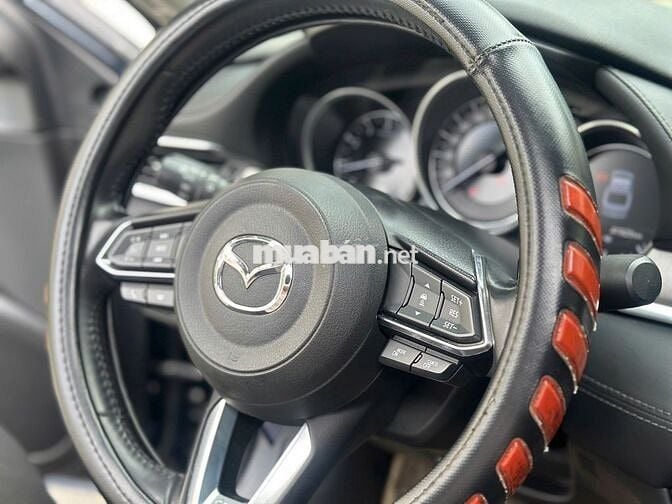 Mazda 6 2.0 Premium 2021 Đen 40.000 km