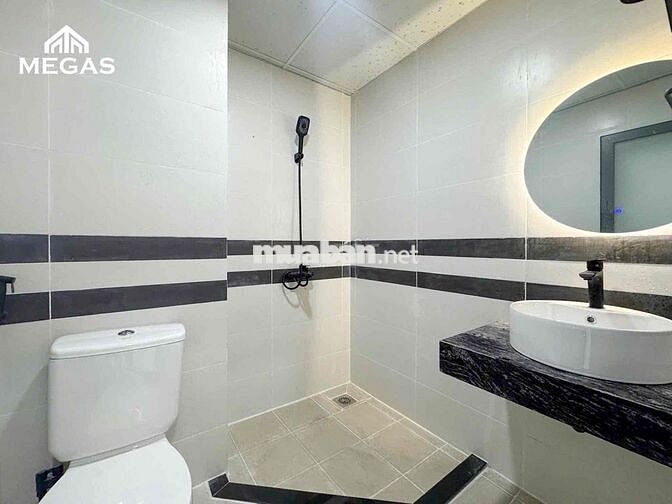 TRỐNG LẠI PHÒNG LUXURY - BAN CÔNG ĐẦY ĐỦ NỘI THẤT