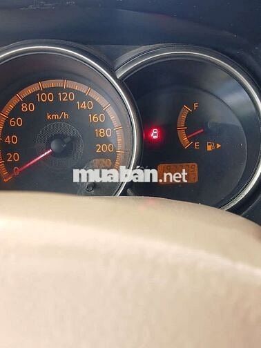 Nissan Grand Livina 2011 Trắng Số sàn 7 chỗ