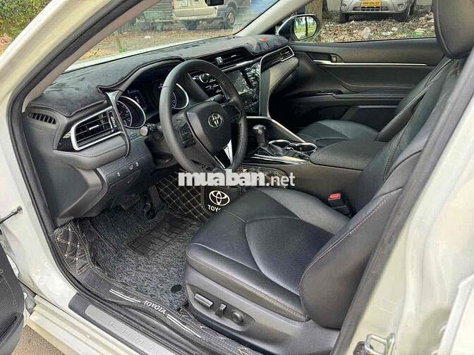 Toyota Camry 2.0G 2021 Trắng 33.000km