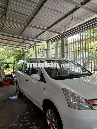 Nissan Grand Livina 2011 Trắng Số sàn 7 chỗ