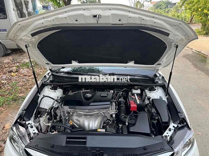 Toyota Camry 2.0G 2021 Trắng 33.000km