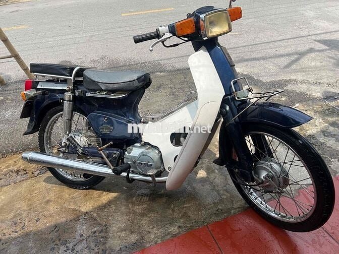 Xe Cub 82 50cc Xanh trắng