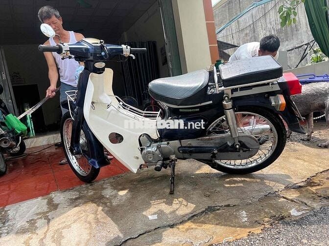 Xe Cub 82 50cc Xanh trắng