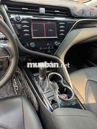 Toyota Camry 2.0G 2021 Trắng 33.000km