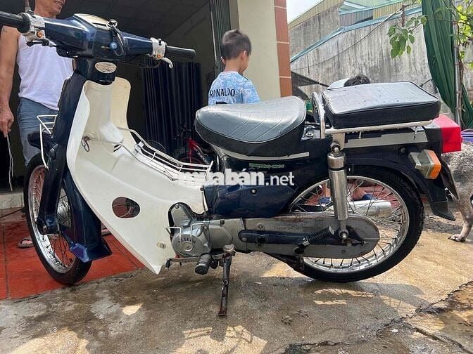 Xe Cub 82 50cc Xanh trắng