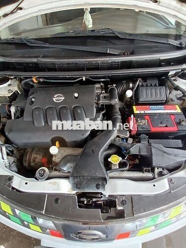 Nissan Grand Livina 2011 Trắng Số sàn 7 chỗ