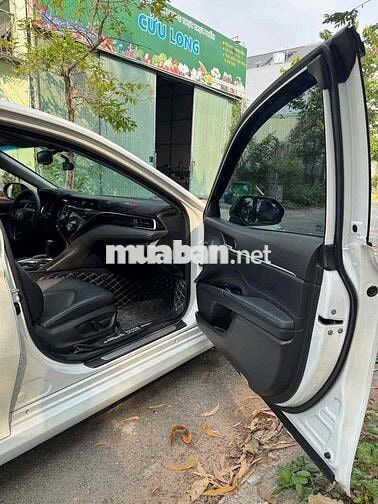 Toyota Camry 2.0G 2021 Trắng 33.000km