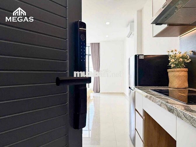 TRỐNG LẠI PHÒNG LUXURY - BAN CÔNG ĐẦY ĐỦ NỘI THẤT